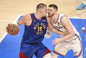 哈滕：唯一让我们感觉有点陷入被动的系列赛就是同掘金那轮