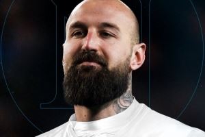 瓦尼亚：那不勒斯是冠军&孔蒂会决定首发，若能夺冠我愿刮掉胡子